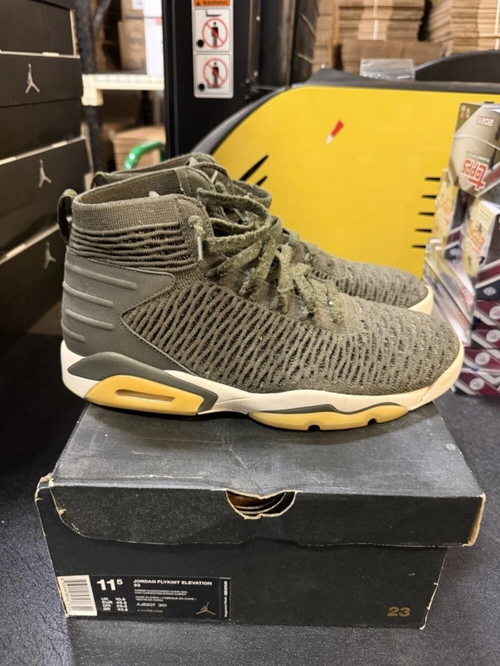 WORN Men’s Air Jordan Flyknit Elevation 23 Cargo Khaki AJ8207-301 Size 11.5